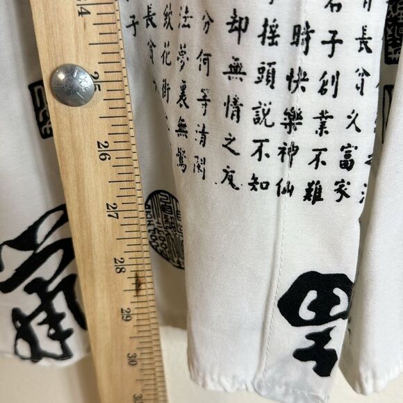 Soft Surroundings Vintage Asian Print Button Down Blouse White Black size large - Picture 7 of 9